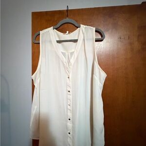Maurices Ivory Sleeveless Button-Up Blouse